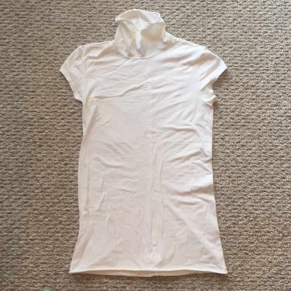 Short sleeved turtleneck